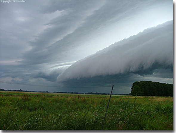 Rolwolk te Winschoten op 17 juli 2004 gefotografeerd door Gerard Klooster