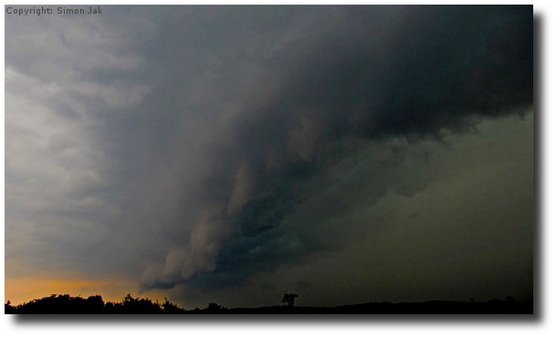 Buiienwolk boven Armhem, copyright Simon Jak