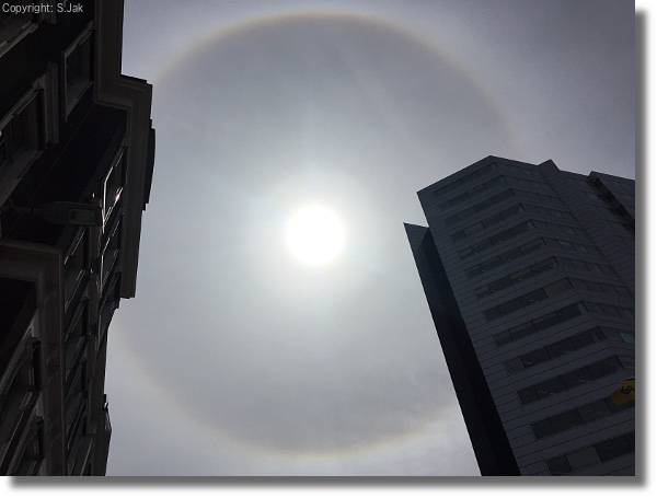 Maandfoto   Mei 2018 HALO boven NS hoofdgebouw Utrecht