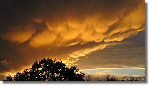 mammatuswolken op 28 oktober 2013 te Arnhem, Simon Jak 