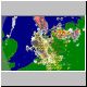 Het radarbeeld van 19 uur lokale tijd, ongeveer precies op het moment dat de rolwolk over Bennekom trekt, de ontladingen van het onweer zijn ook ingetekend. Een lange zware buienlijn over heel het land is duidelijk zichtbaar. Bron: KNMI